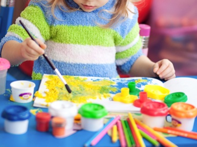 Stop autorizzazione. Bimbi percossi in asilo domiciliare a Siena, il Comune avvia iter sospensione