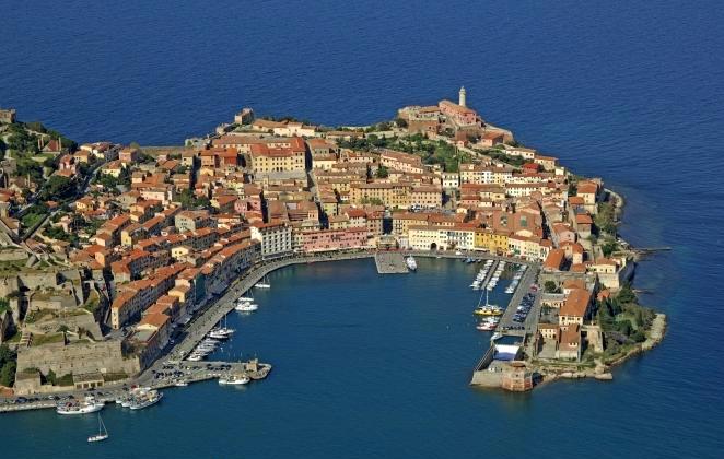 Boccata d’ossigeno. Portoferraio entra in aree di crisi non complessa, agevolaizoni per le aziende del territorio