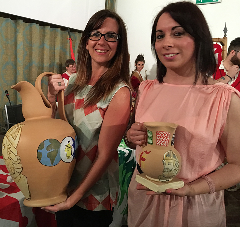 Barbarossa, presentate le Brocche dell’Imperatore dedicate all’Accoglienza. Va al Borgo il premio “Orfeo2015”