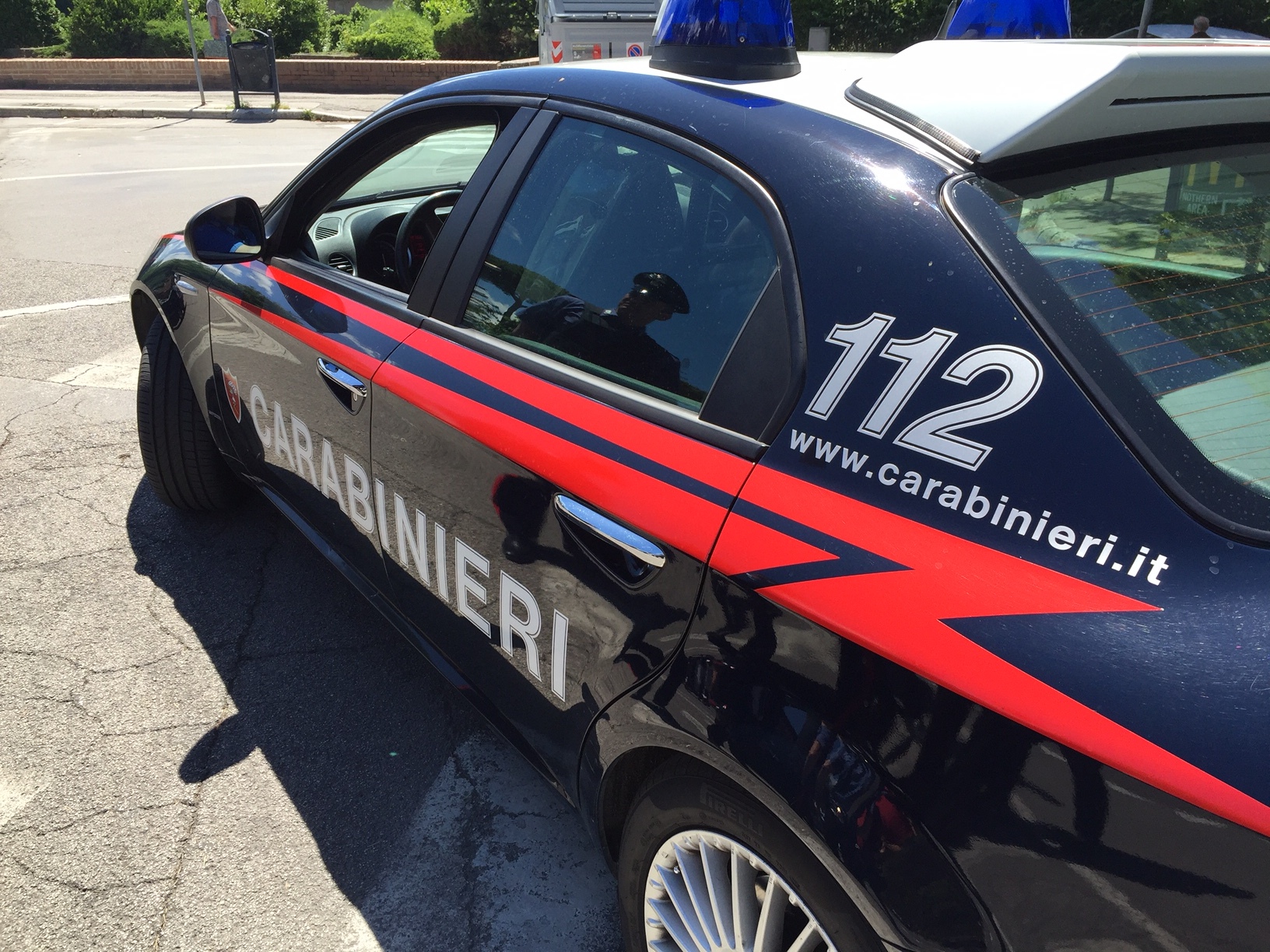 Offre droga a Carabinieri, arrestato. «Troppo spesso la società non aiuta chi vive ai margini»