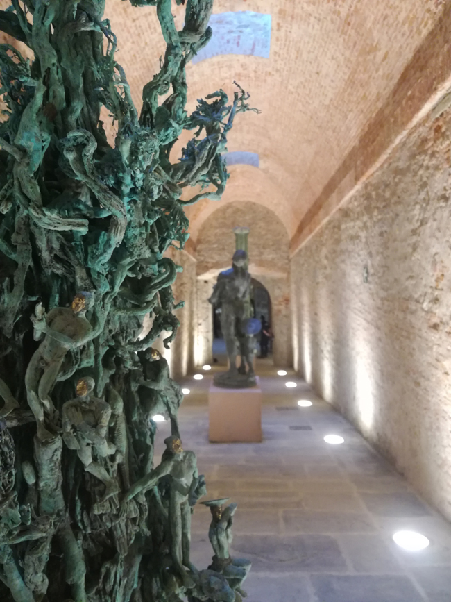 Il sogno si avvera. Theimer espone ad Arezzo, Sgarbi: «Una mostra pietra miliare della storia dell’arte universale»