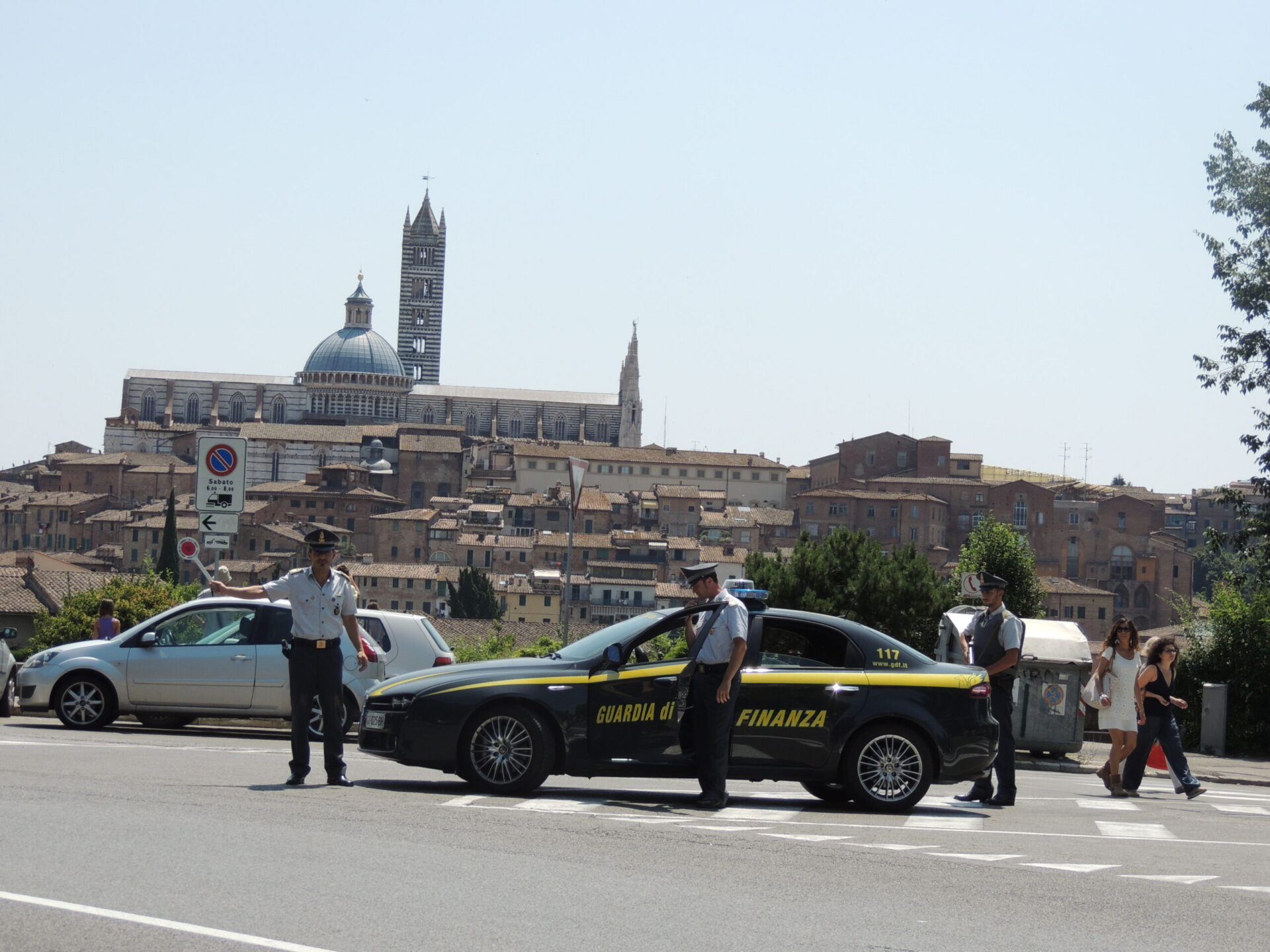 Albergatori fraudolenti. Imposte evase e tassa di soggiorno non versata, sequestri per 300mila euro della GdF