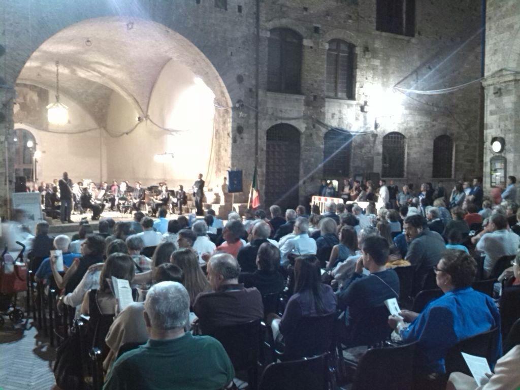 La città ha ricordato in piazza la Liberazione dal Nazifascismo