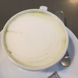 Cappuccino, che sorpresa! Un esperimento quasi vegano