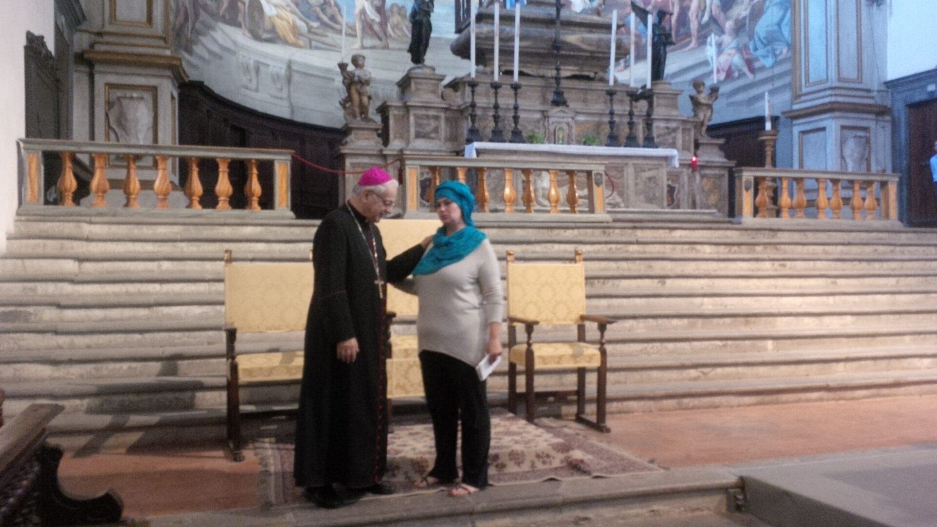 Solidarietà religiosa. Musulmani a messa a Siena, «Sia isolato chi abusa del nome dell’islam per essere strumento del male»