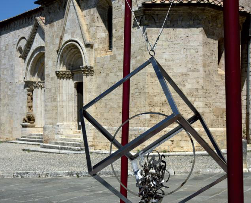 Forme nel verde, Todoverto espone “Equilibri instabili”
