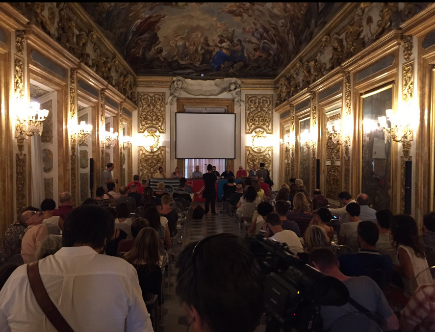 Contro i tagli. Province toscane verso il dissesto, a Firenze i lavoratori occupano la Sala del Consiglio