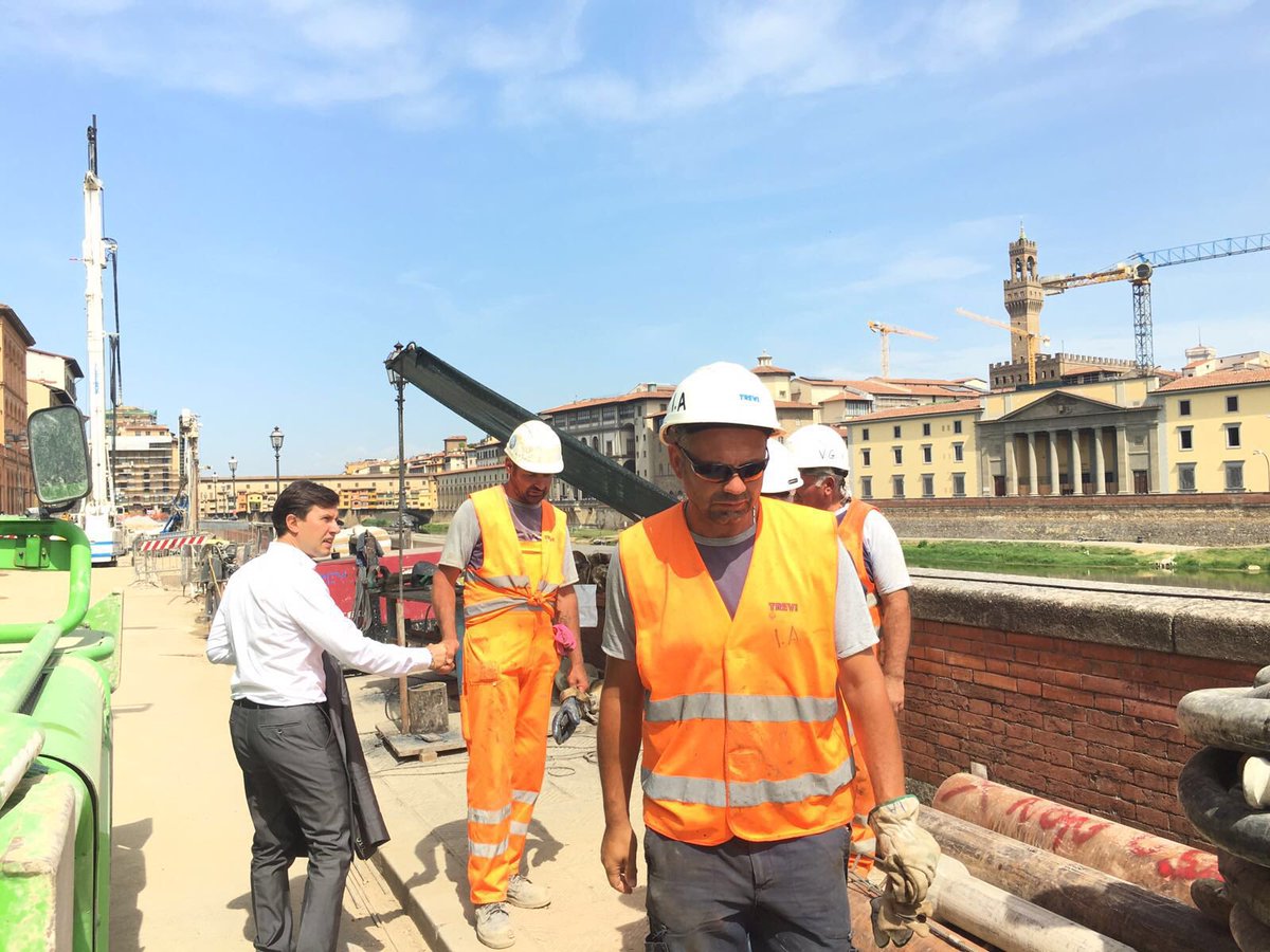 Dal crollo alla ricostruzione. Lungarno Torrigiani, Nardella: «Lavori completati entro il 4 novembre»