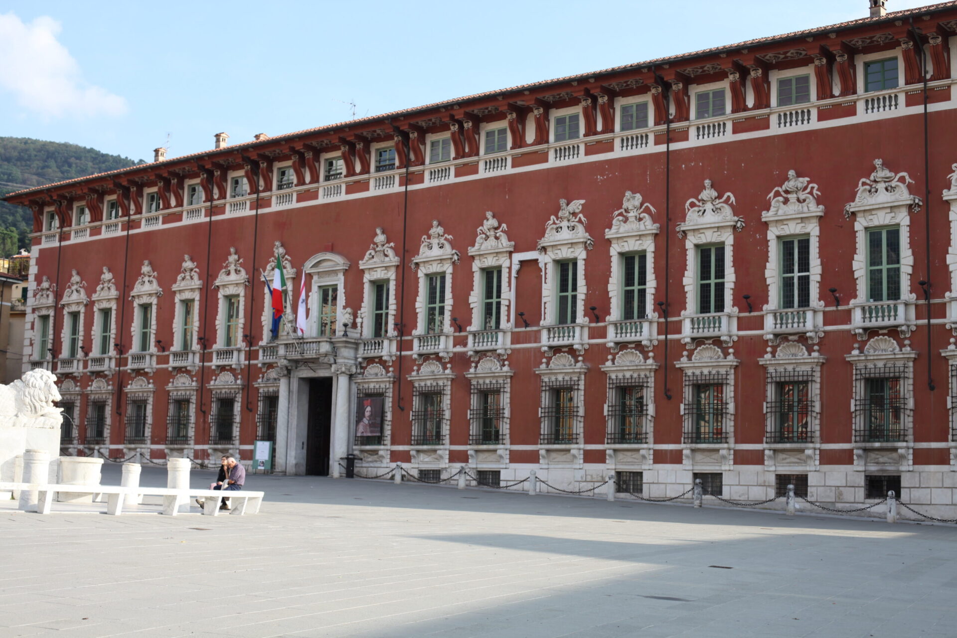 Casse vuote. La Provincia di Massa senza soldi, si cercano sponsor privati per i lavori di manutenzione