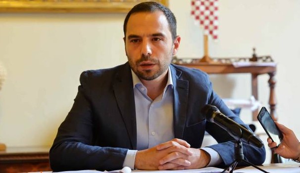 Procura in comune. Pistoia, sindaco e giunta indagati per assunzione dirigenti