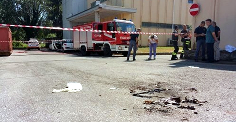 Non ce l’ha fatta. Morta a Pisa la donna aggredita e bruciata a Lucca, aveva ustioni su 90% del corpo