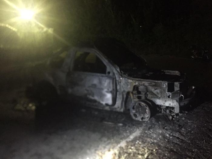 Auto in fiamme. Distrutto il mezzo dell’associazione dei Carabinieri in congedo