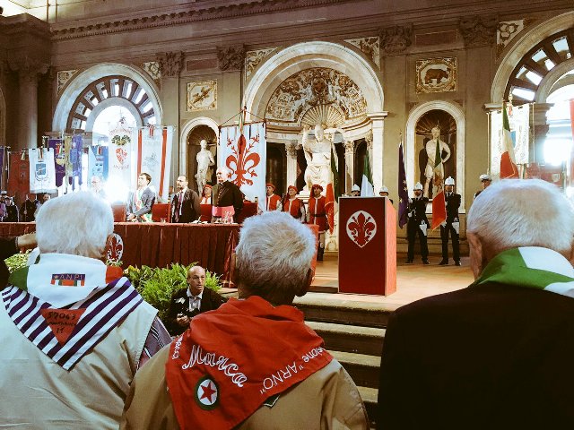 Il ricordo. Liberazione di Firenze, rintocchi della Martinella e ‘Bella Ciao’. Cerimonia con islamici, ebrei e cattolici