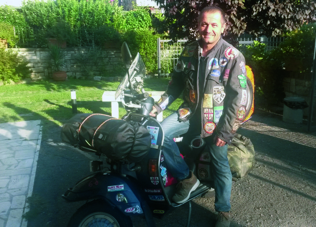 Senza confini. Siena – Capo Nord in Vespa, Giglé parte per l’impresa in solitaria