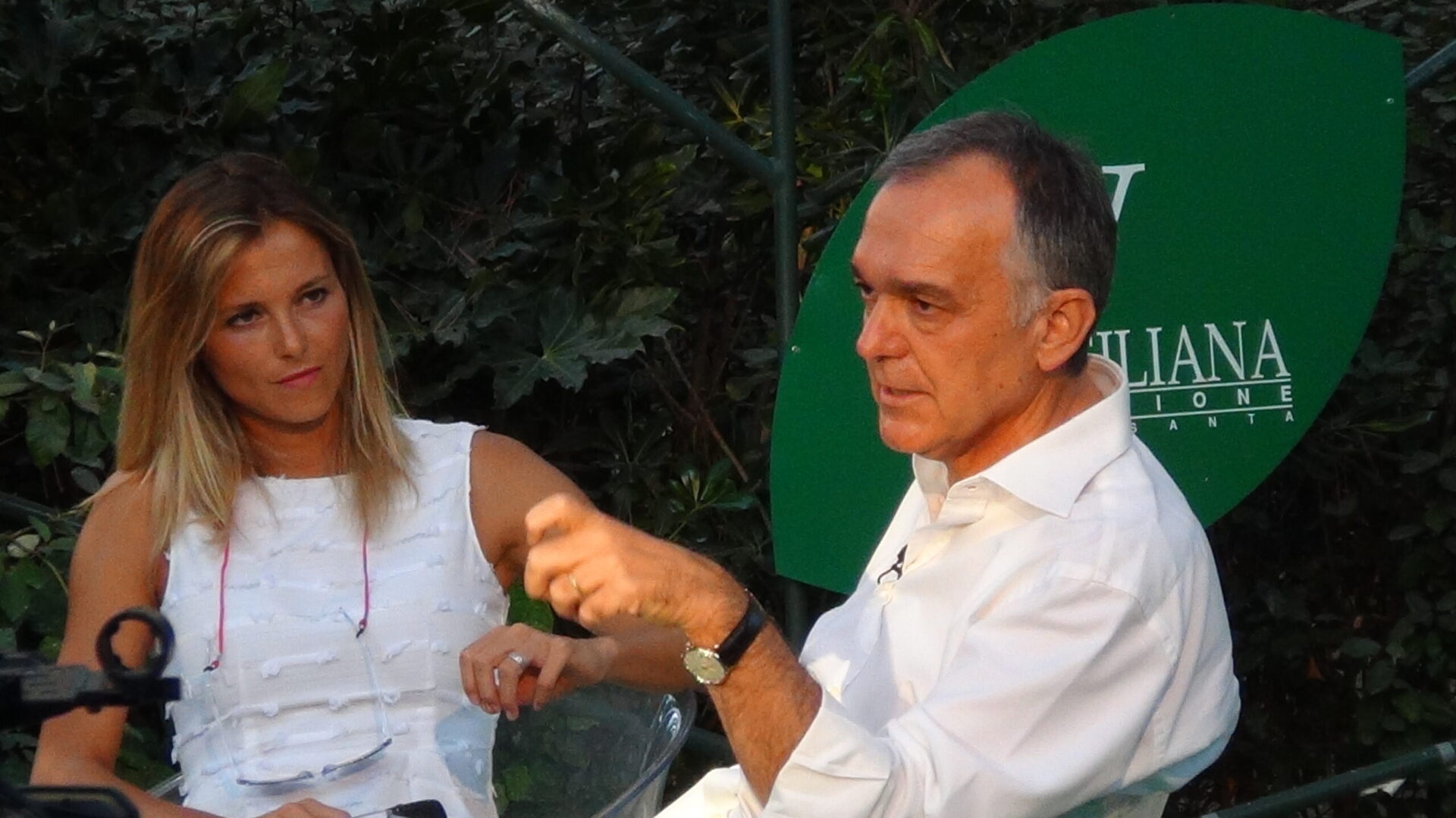 Botta e risposta al Caffè. Versiliana, Rossi replica a Renzi: «No a spallate ma premier abbia rispetto»