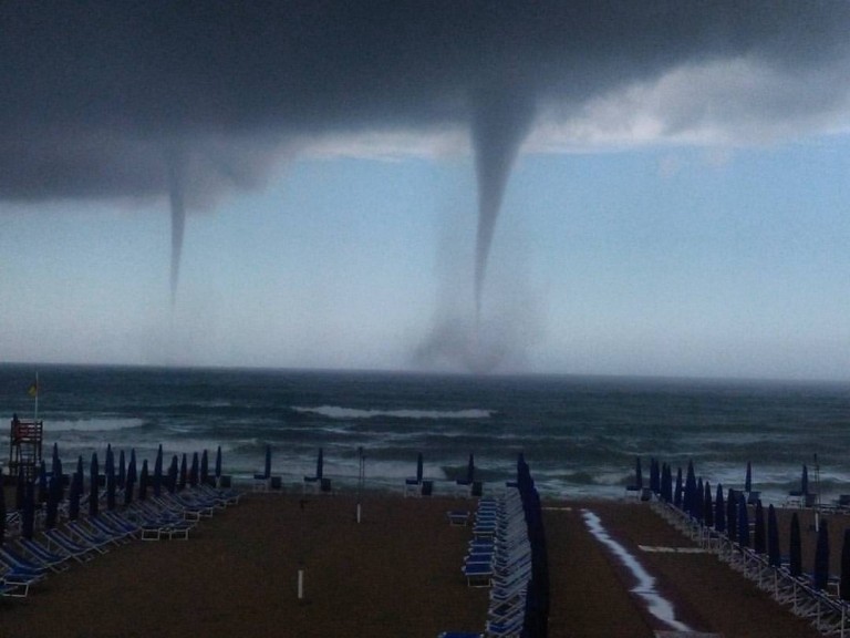 Maltempo nel pisano. Trombe d’aria a Marina, scoperchiato asilo