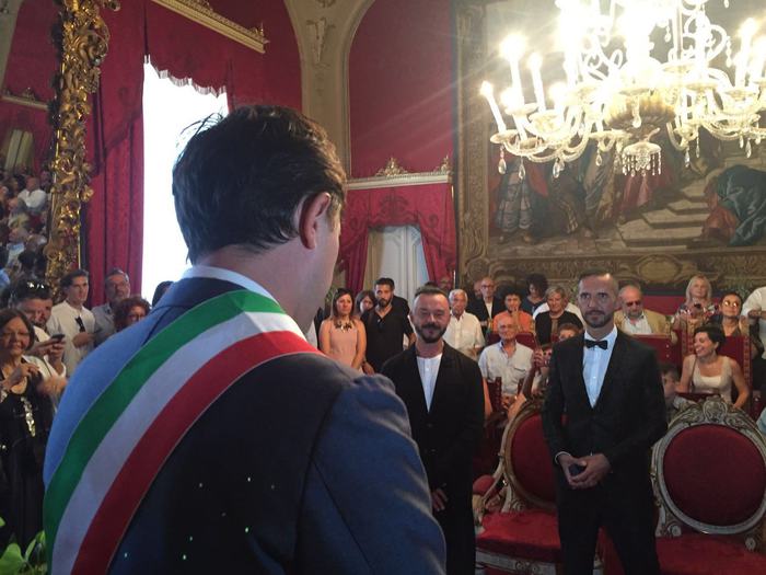 Il primo sì. Unioni civili, Nardella sposa coppia gay a Firenze