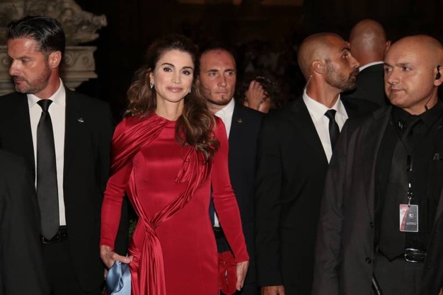 Una regina a Firenze. Celebrity Fight Night, Rania di Giordania: «Il mondo ha bisogno di nuovo Rinascimento»