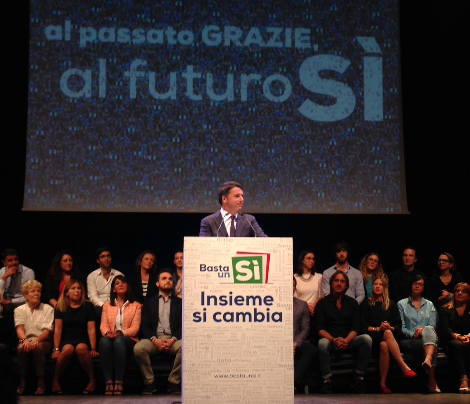 Verso il referendum. Renzi lancia la campagna elettorale per il ‘si’ ma non scalda Firenze