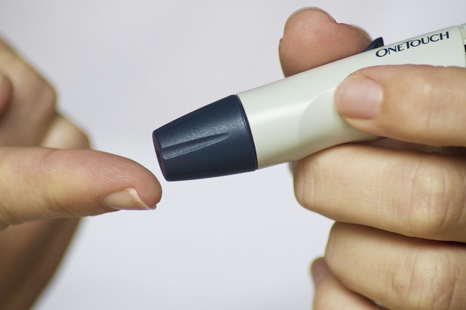 Luci colorate di blu per sensibilizzare l’opinione pubblica sul diabete
