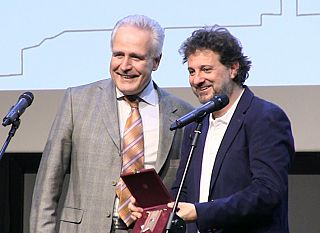 Il premio. Gonfalone d’argento a Pieraccioni: «Non so cosa avrei fatto senza Cecchi Gori e Rita Rusic»