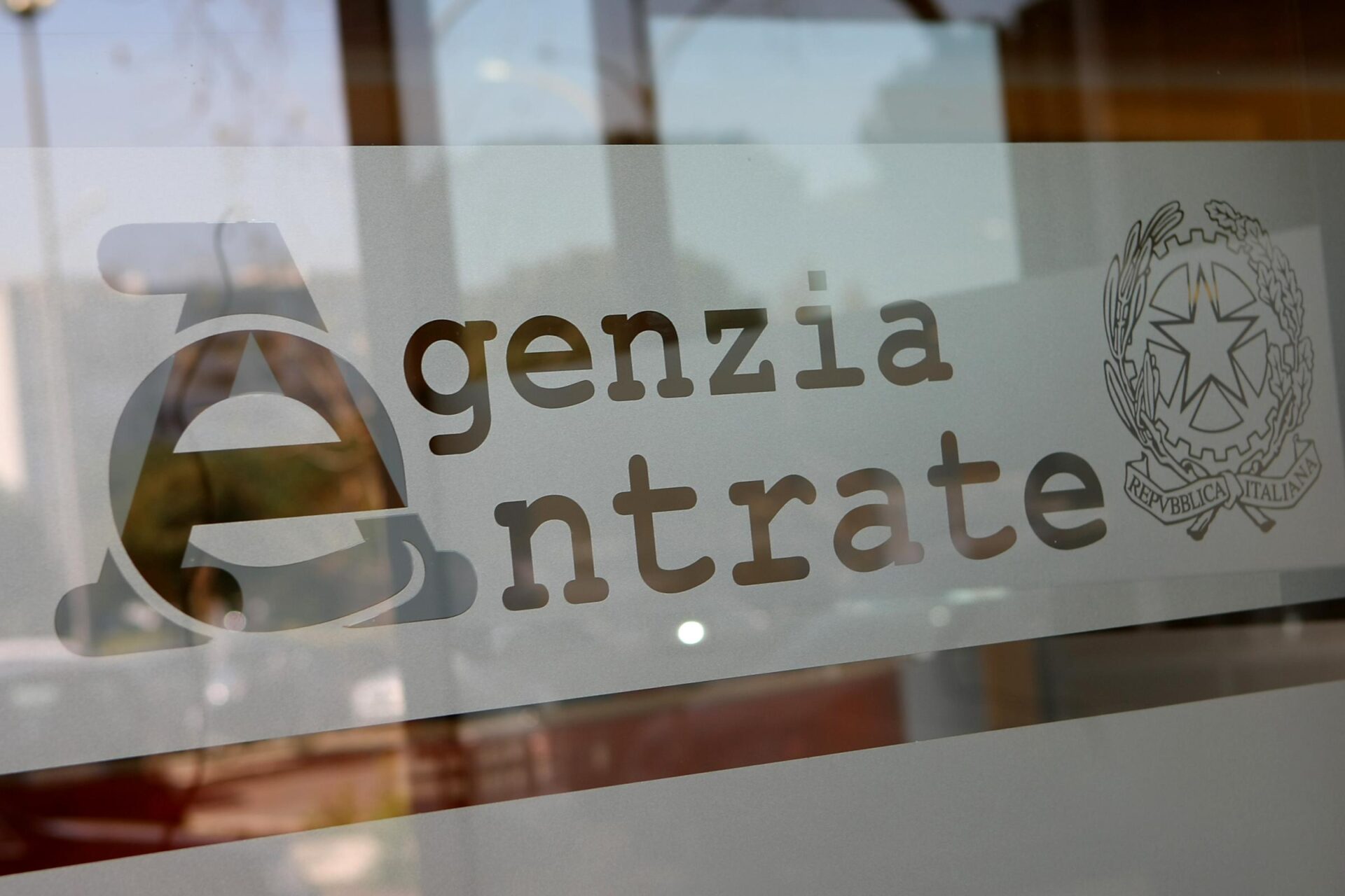 Cartella esattoriale da 26 mila euro, pensionato chiede aiuto alla premier Meloni