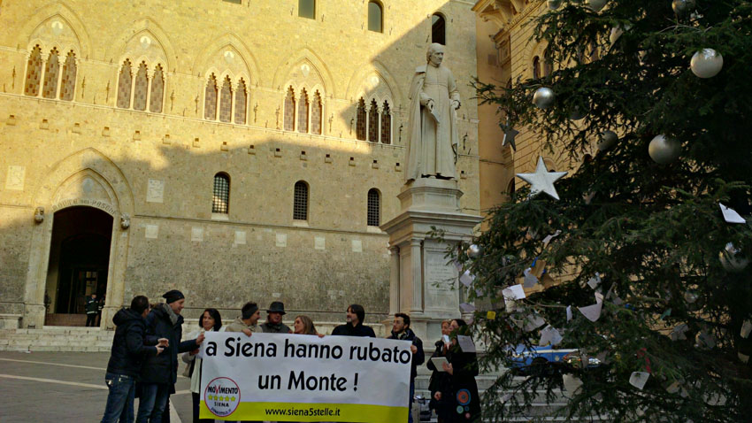Flash mob freddo. Mps, senza Beppe Grillo la manifestazione Cinque Stelle non infiamma Siena
