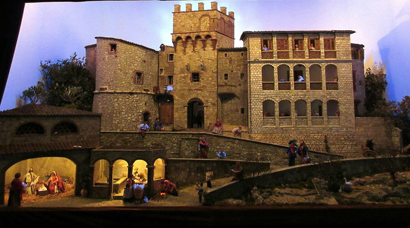 Svelato il presepe monumentale a Rapolano Terme, Gesù bambino nasce ai piedi di Porta dei Tintori