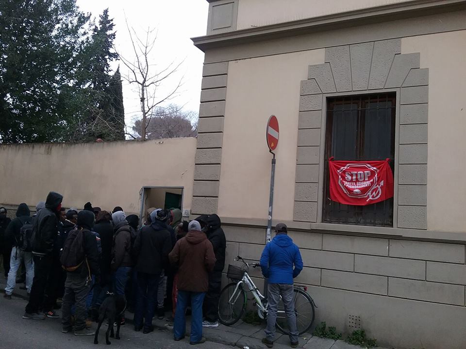La protesta. Rogo in capannone-rifugio, migranti occupano stabile della Curia a Firenze