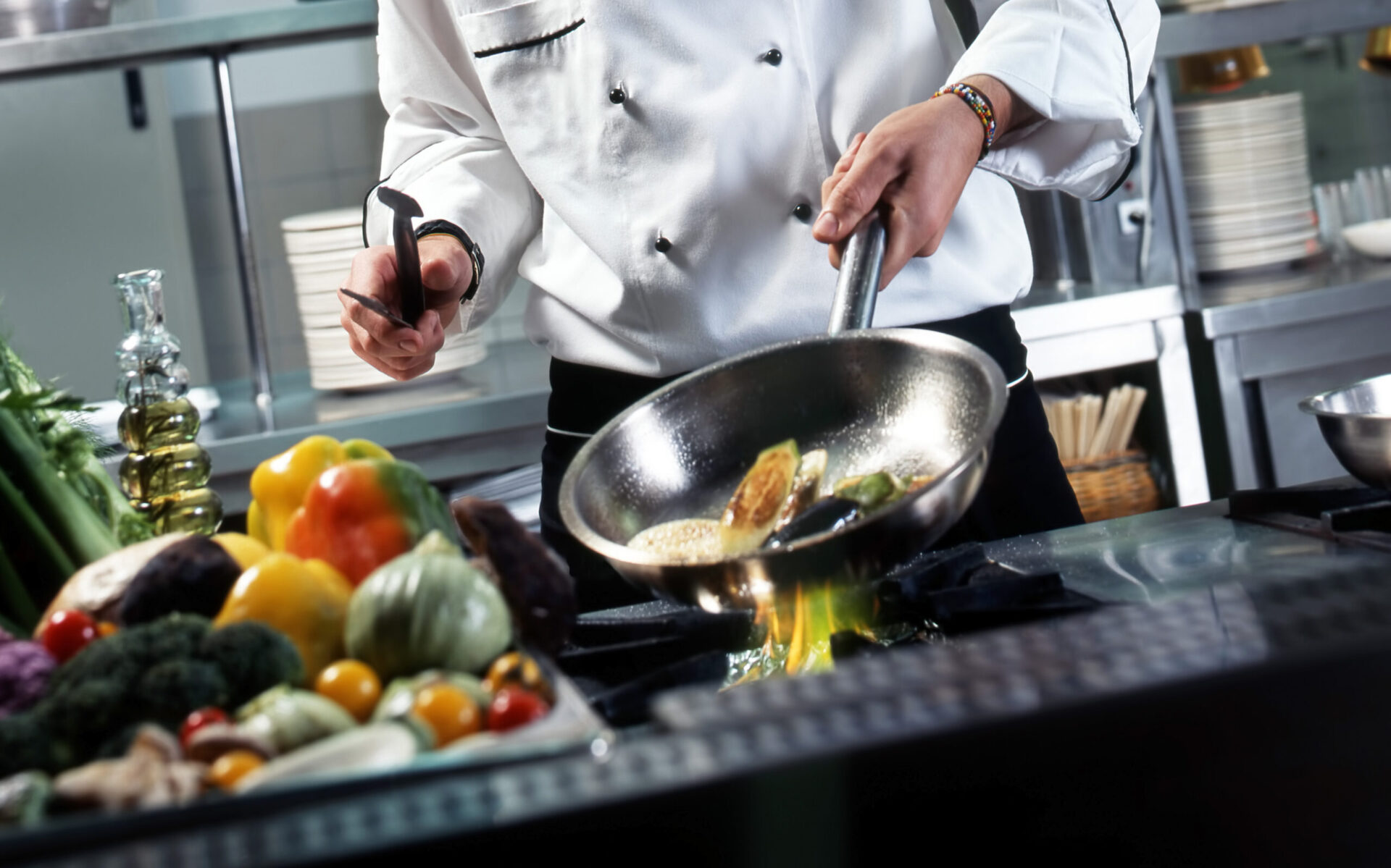 Pranzi solidali. In cucina con lo chef, socialità piatto forte