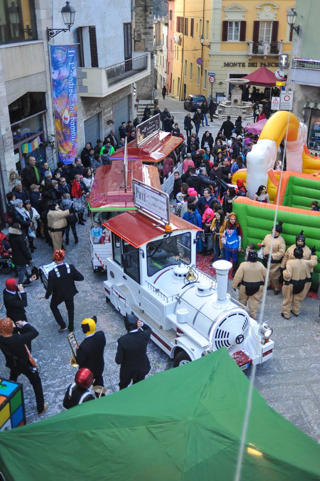 Carnevale storico di Asciano, record di presenze per la giornata inaugurale