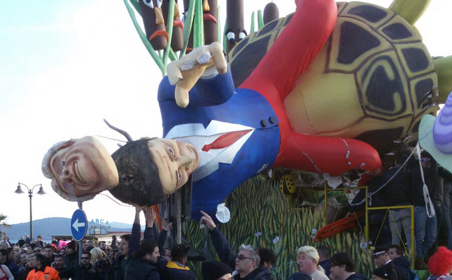 Crollo carro di Carnevale. Follonica, tre indagati per lesioni colpose