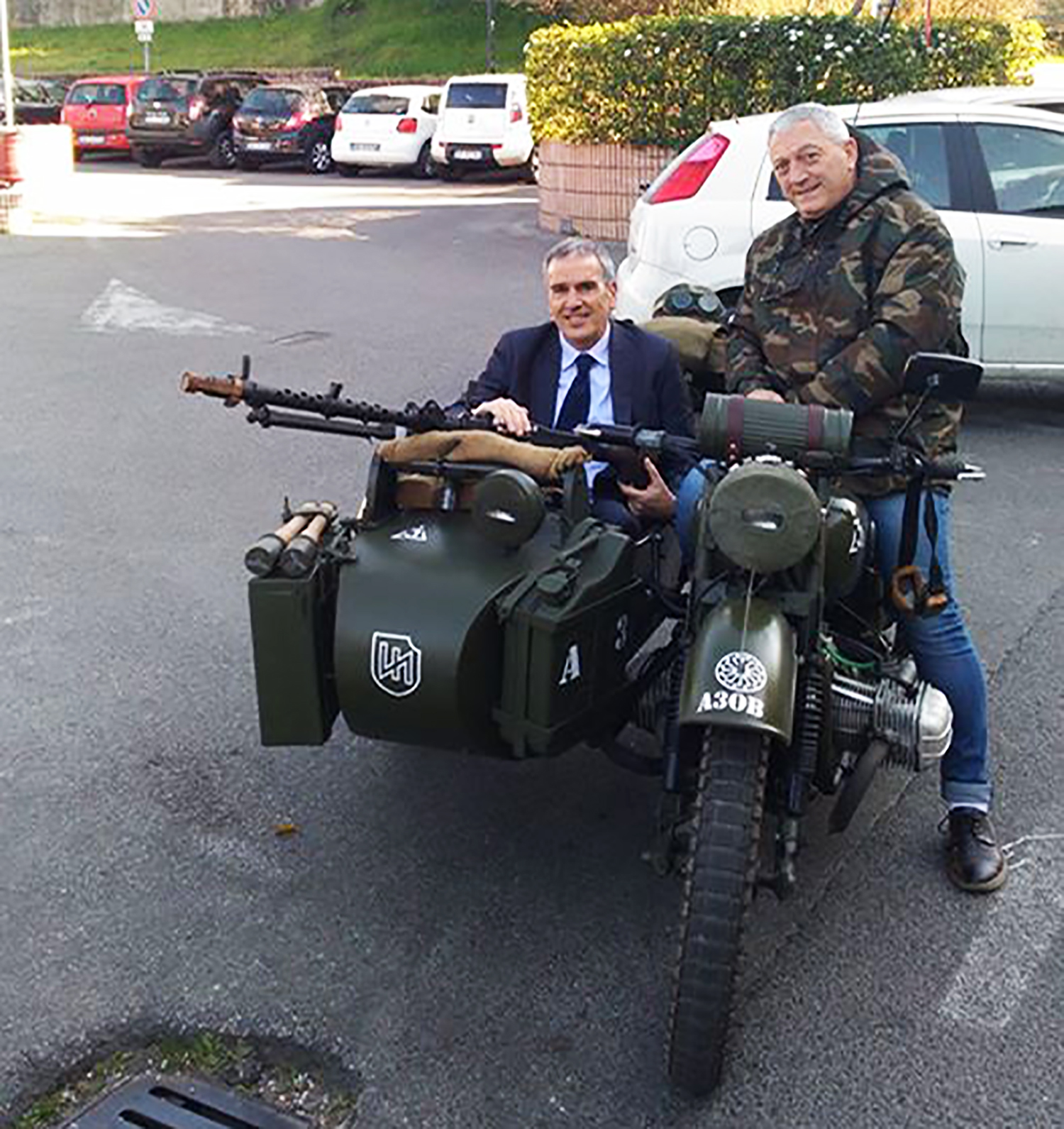Primarie in sidecar. Quei simboli fascisti sconosciuti al Sindaco