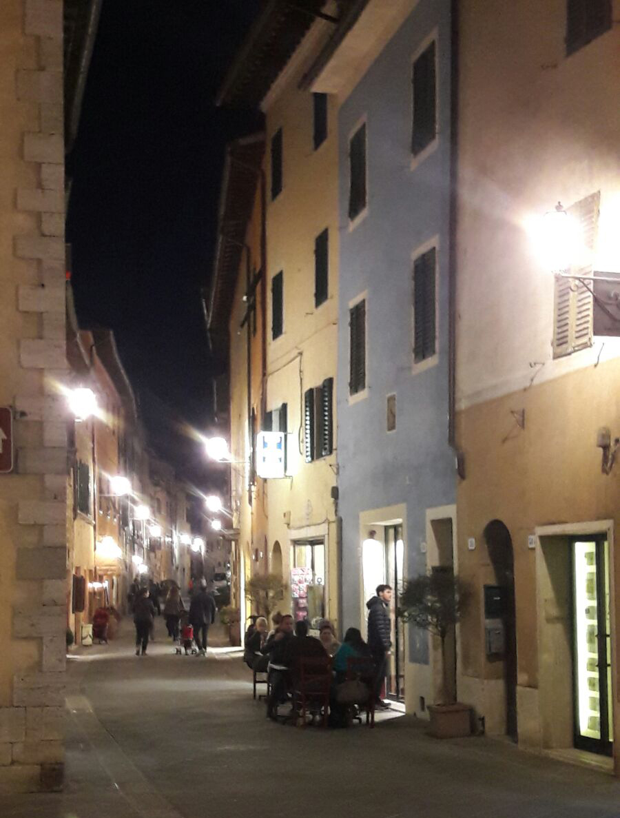 Centro storico più bello e luminoso.  Luci a led nelle “vecchie” lanterne e il Comune risparmia energia