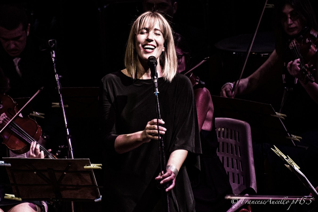 Stazioni lunari. L’8 marzo cast al femminile a Siena per celebrare la Festa della Donna