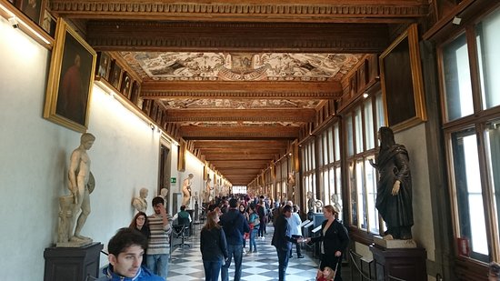 Turismo, boom per Pasqua. Numeri positivi in tutta la Toscana, Firenze sold out. La sorpresa è l’Isola d’Elba