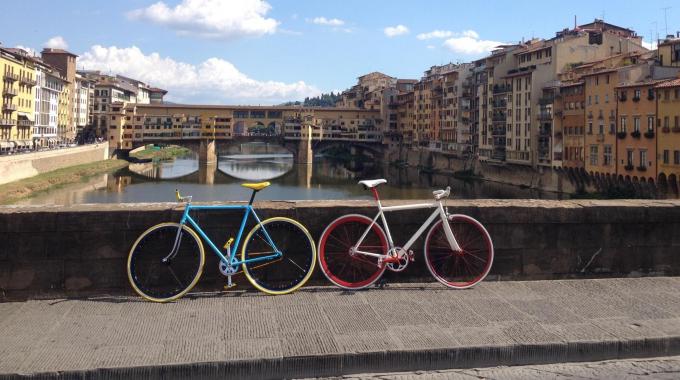 Passeggiando in bicicletta. Via libera a Firenze al rinnovo delle piste ciclabili