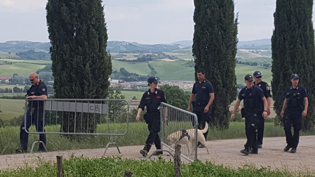 L’arrivo. Il jet di Obama è atterrato a Grosseto. Vacanze senesi per l’ex presidente e Michelle. GUARDA IL VIDEO