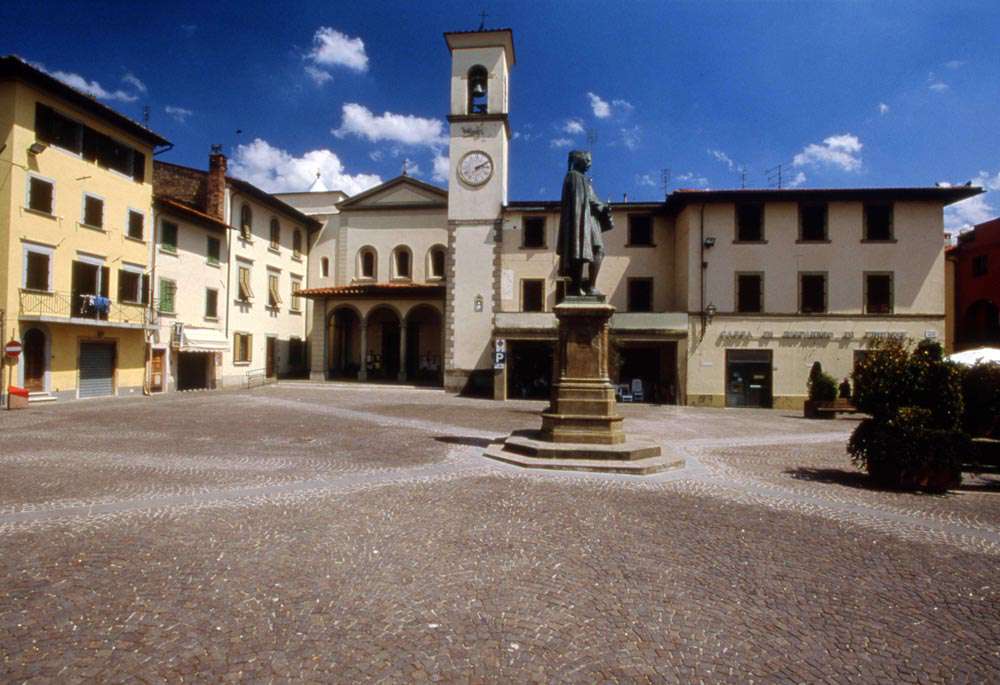 Arte ritrovata. Pala trafugata da chiesa Don Milani, i carabinieri la restituiscono a Curia