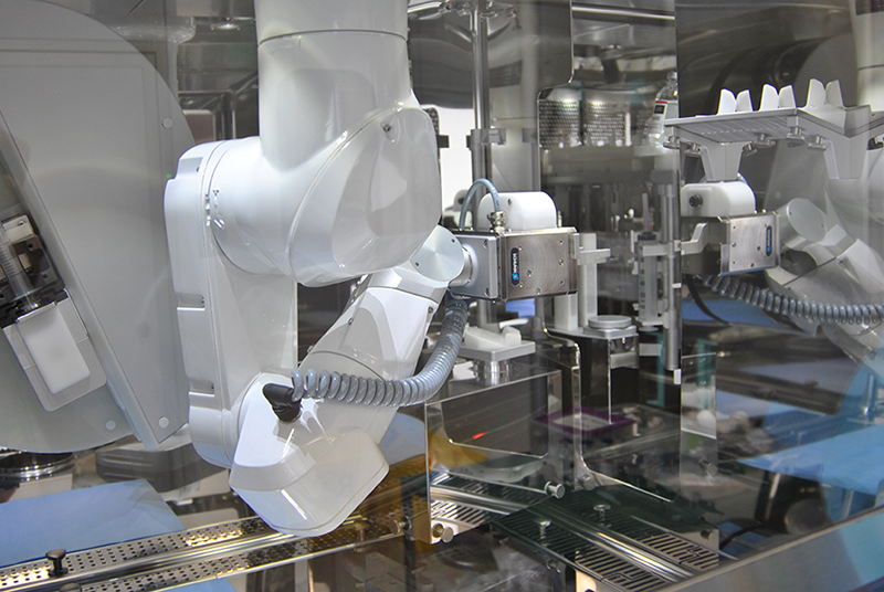 Apoteca Chemo. Più precisione e meno sprechi, ecco il robot che produce farmaci contro i tumori