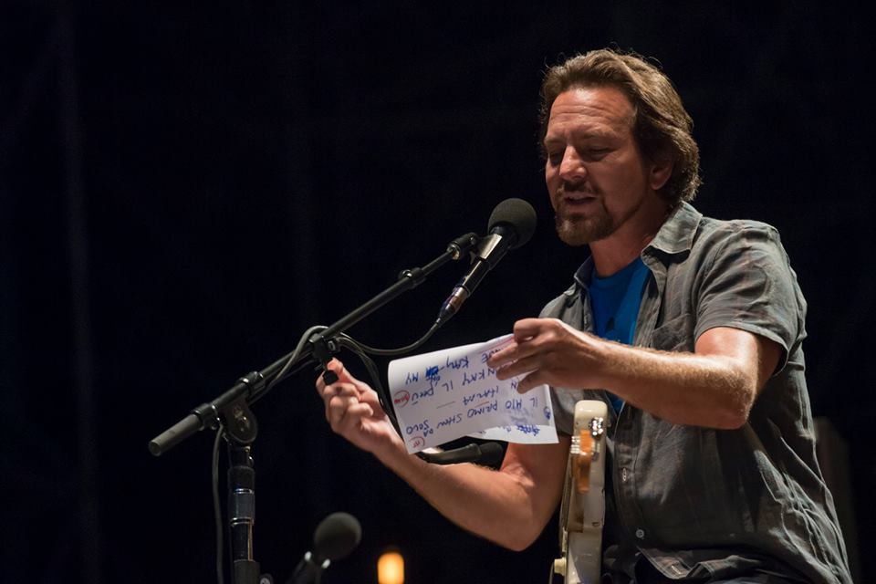 Il grande ritorno. Eddie Vedder sul palco del Visarno Arena per Firenze Rocks