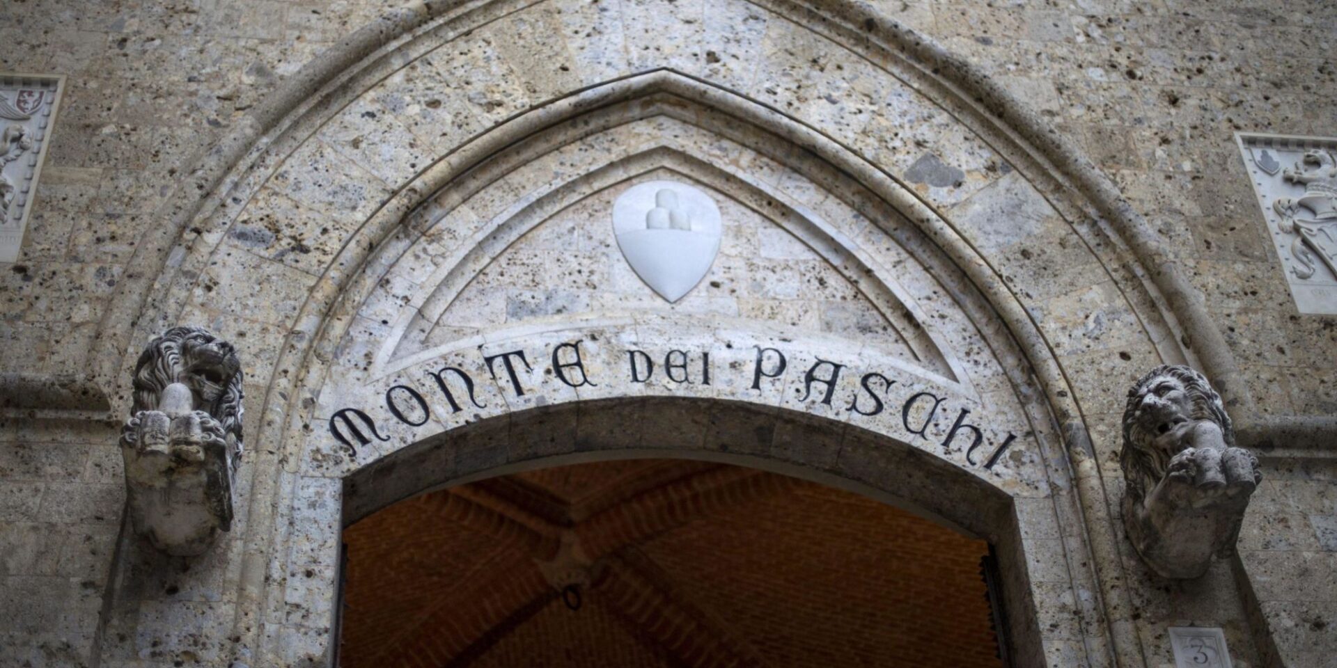 La lista dei 100. Banca Monte dei Paschi di Siena e le falle del sistema