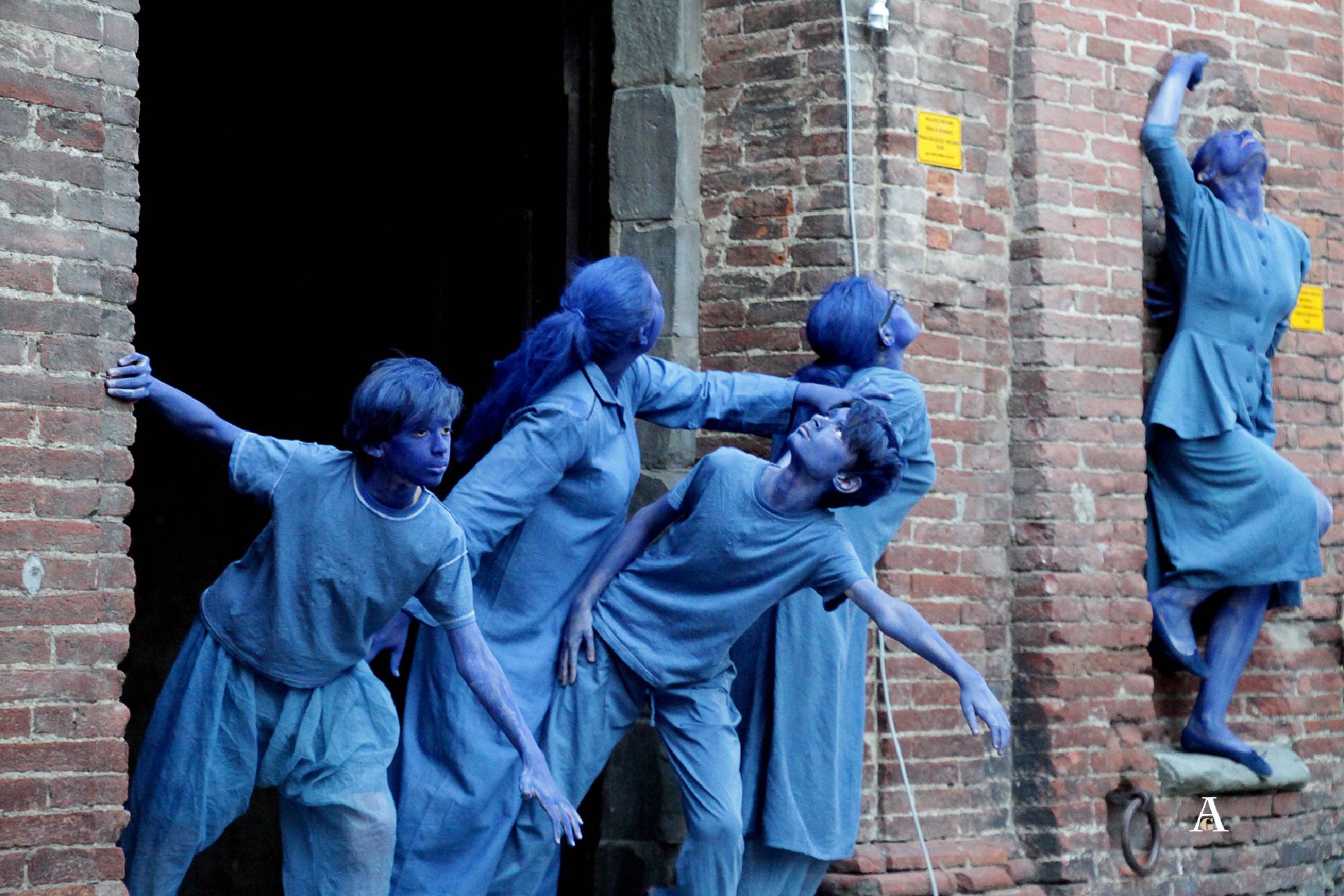 Sinalunga è “Incantaborgo”, arti di strada in piazza Garibaldi e per le vie del centro storico