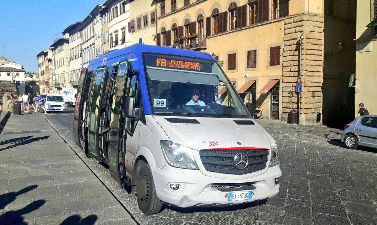 Ecco il bus dell’arte. Inaugurato mezzo che collega la città con le colline e con le mostre internazionali