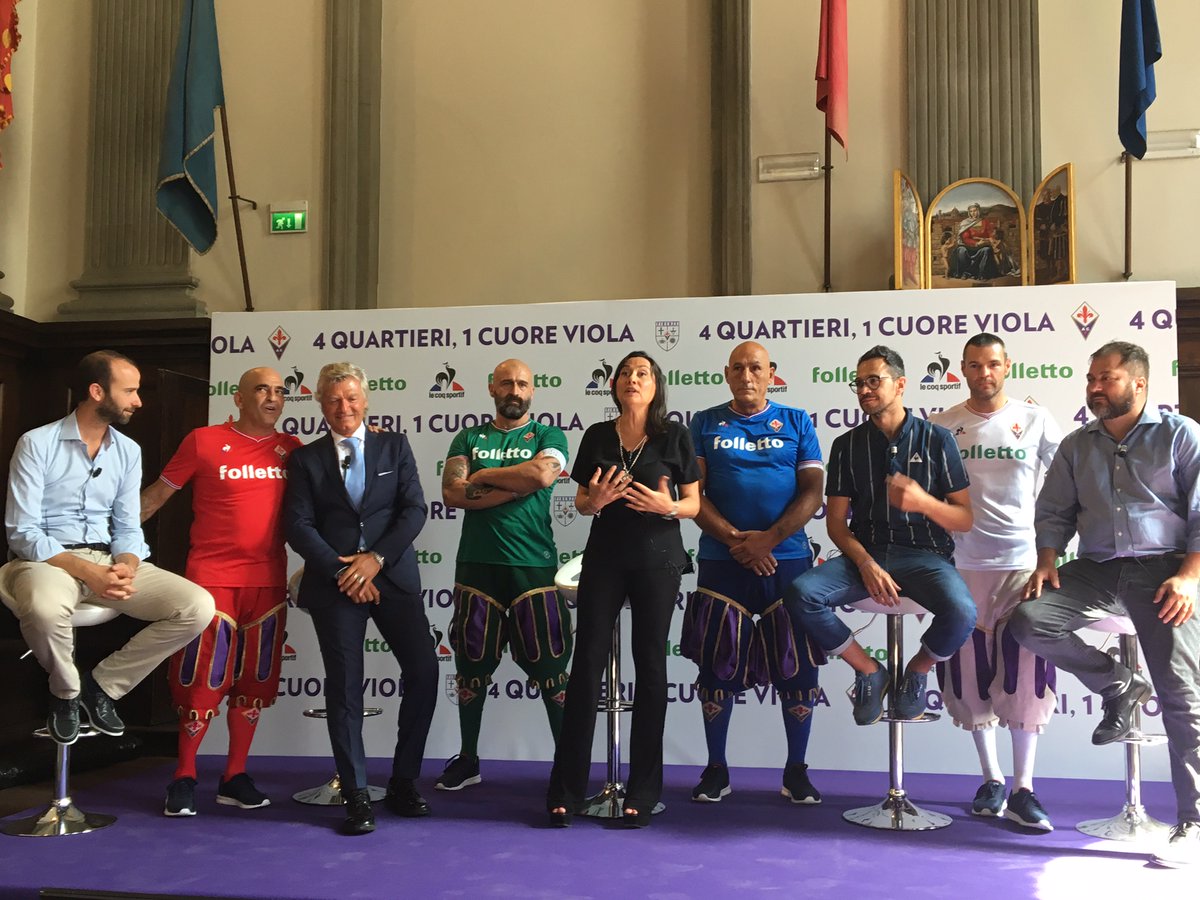 Fiorentina, si riparte. Ecco le nuove maglie in stile Calcio storico. Assessore Vannucci: «Segnale di vicinanza a città»