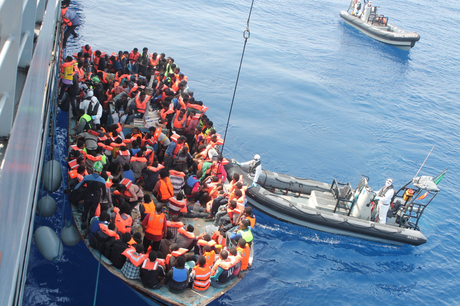 Con gli occhi chiusi. Migranti, ecco cosa accade alle nostre coscienze per non volere vedere