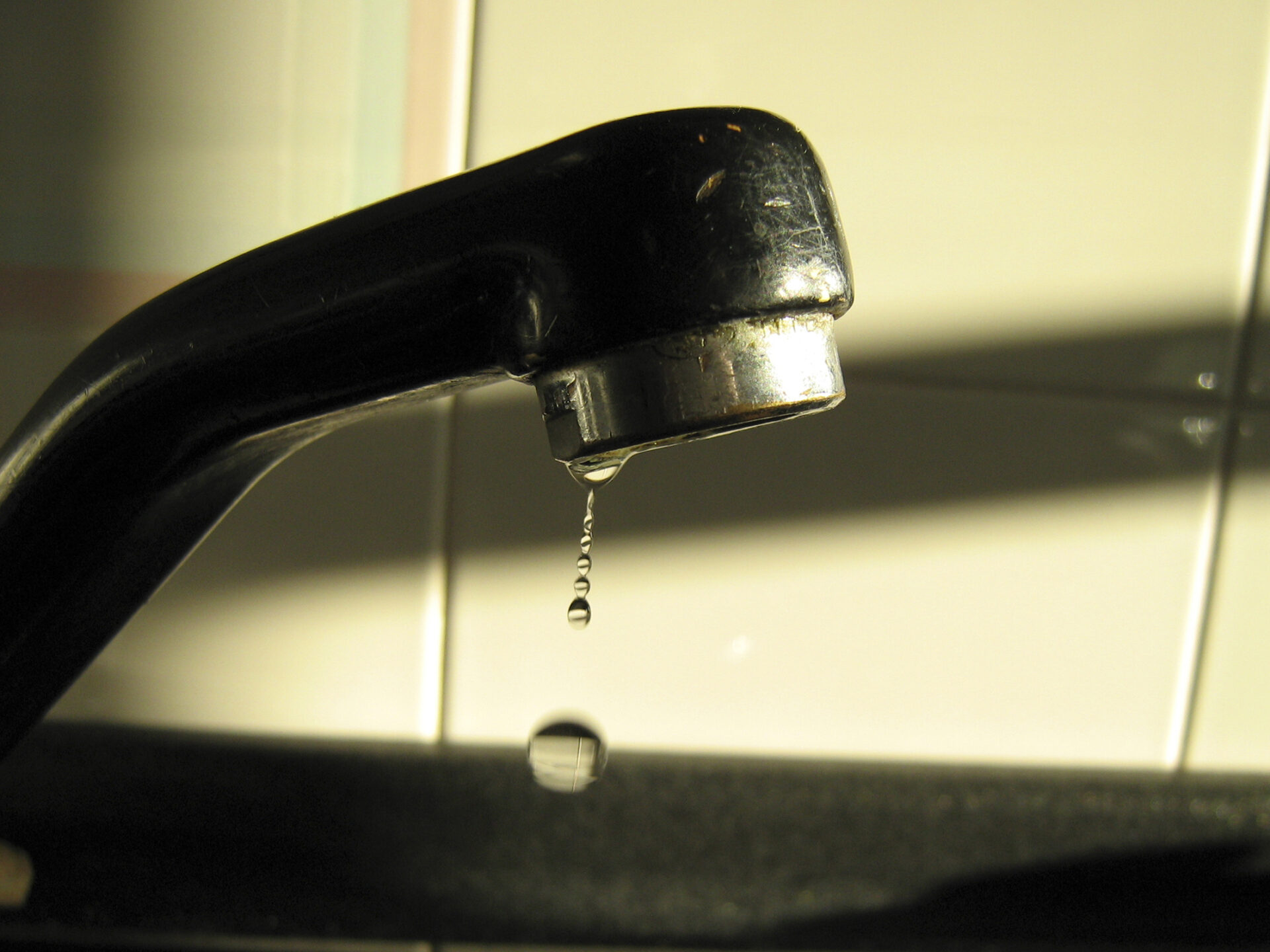 Allaccio nuove utenze. Intervento di Acquedotto del Fiora, stop erogazione acqua