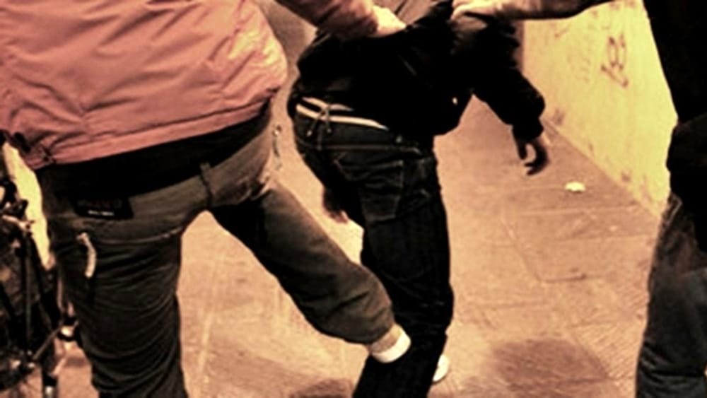 Notte movimentata. Rissa in Piazza del Campo dopo sguardi e battute, 2 giovani denunciati