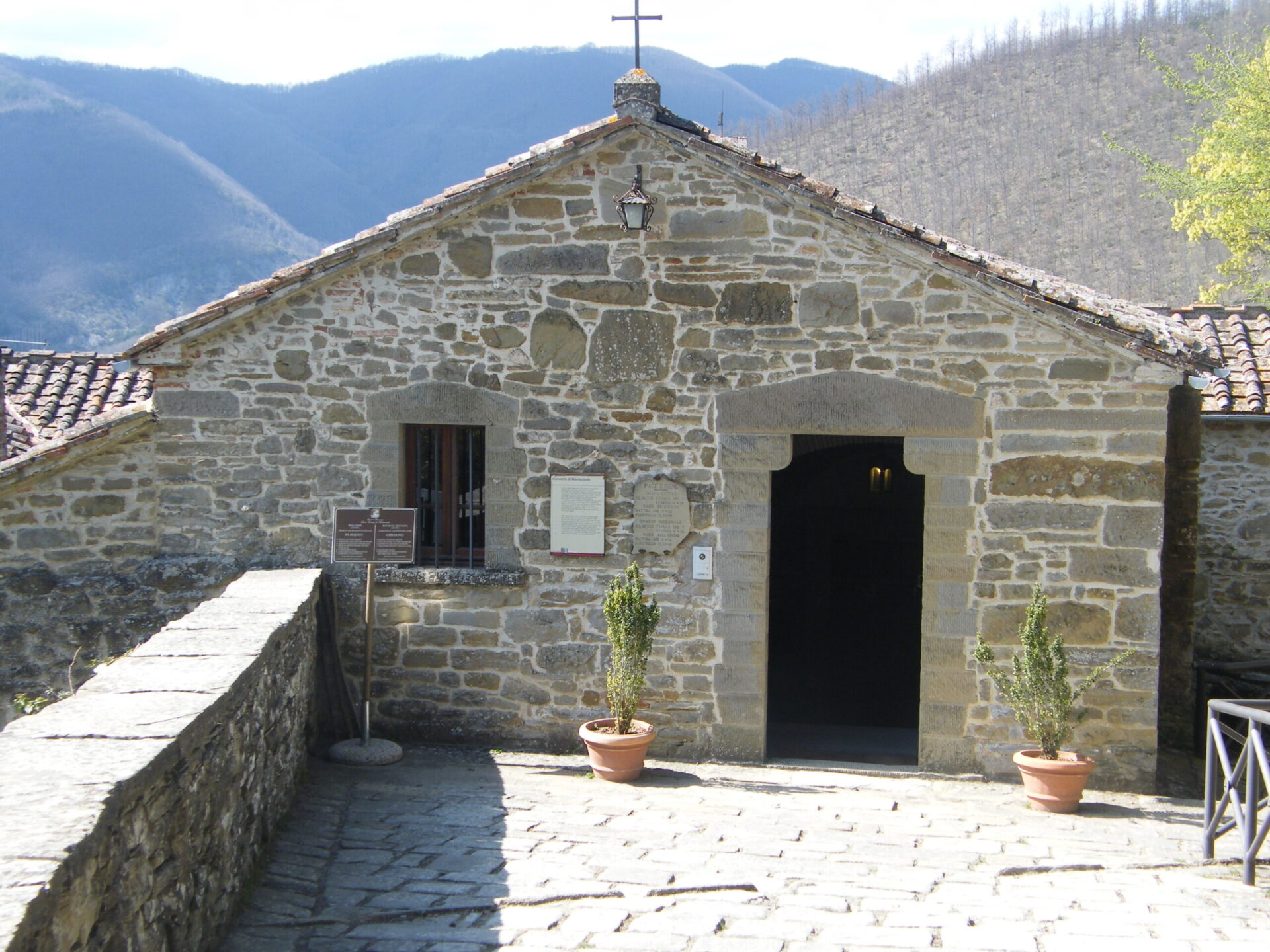 Il furto. Trafugato reliquiario da santuario francescano, valore non economico ma affettivo