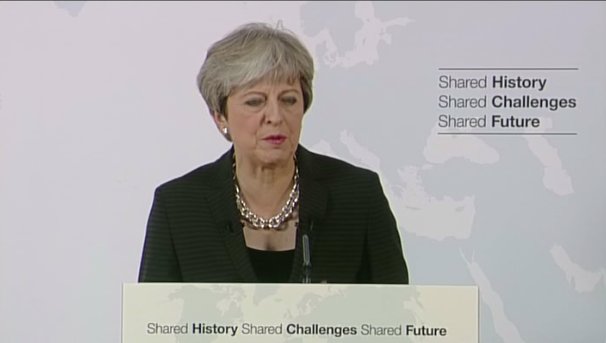 Dentro o fuori? Brexit, il premier May: «Periodo di transizione creativa su nuove relazioni»